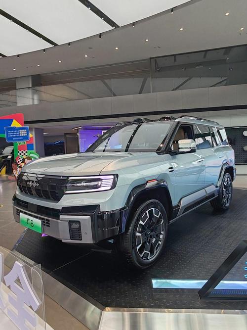 重庆193比亚迪方程豹硬派越野的爆款，英菲尼迪35周年与你共成长